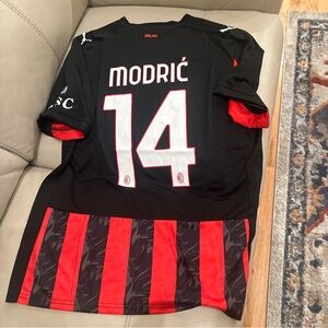 AC Milan 2025/26 Luka Modric #14 Jersey Men’s Home Kit Fits Extra Large